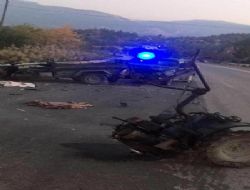 Mut'ta otomobil taktak motoruna çarptı 2 yaralı